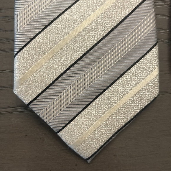 Lot of 4 Ties - Picture 2 of 14